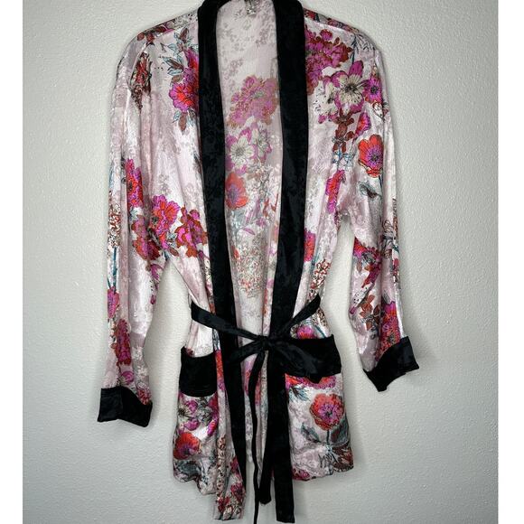 Free People Intimately Pale Pink Cream Multicolor Floral Kimono Bathrobe XS - Picture 6 of 15